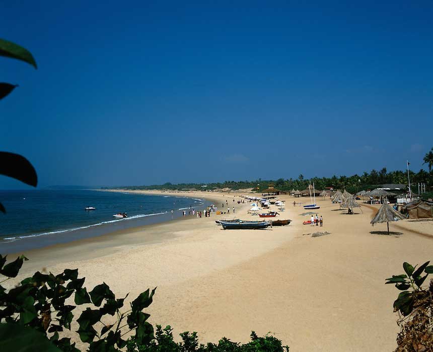 candolim beach in goa