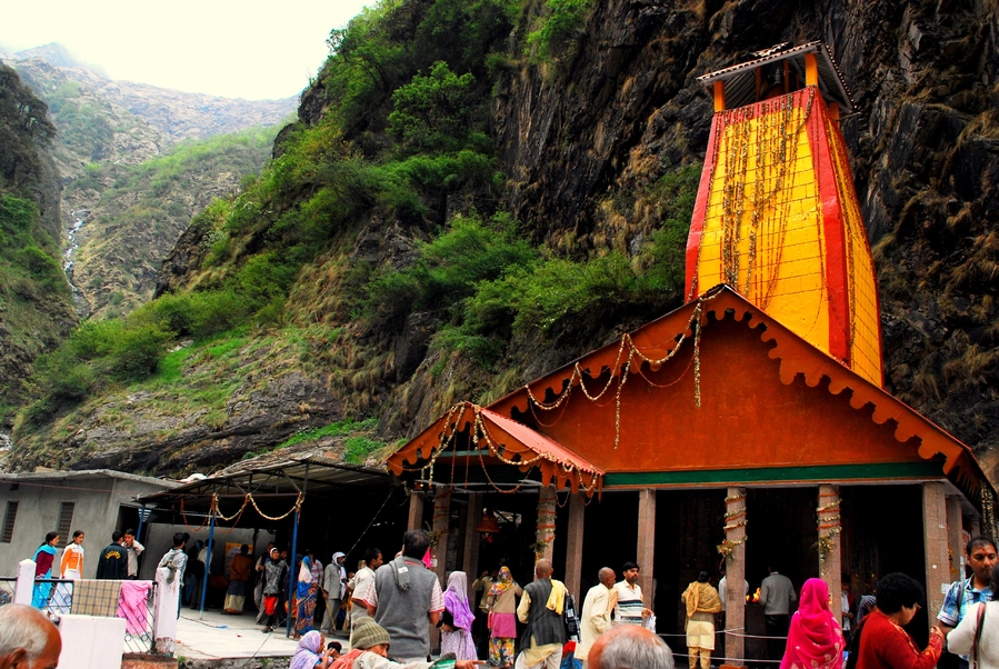 Yamunotri Temple in uttrakhand