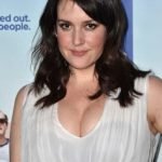 Melanie Lynskey